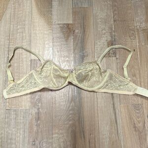 Victoria's Secret Lace Underwire Bra - Cream